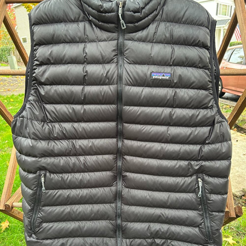 Patagonia Men's Black Puffer Vest